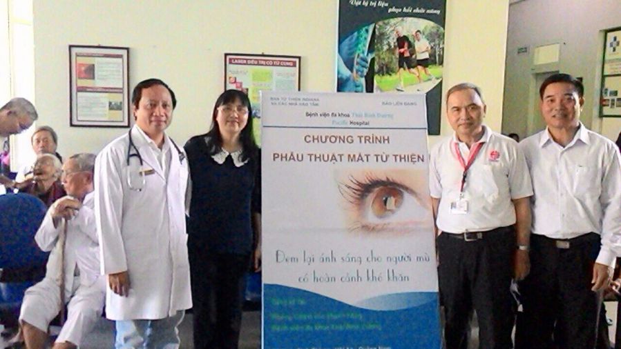 Bệnh viện đa khoa Thái Bình Dương – Hội An phẫu thuật Mắt cho người nghèo